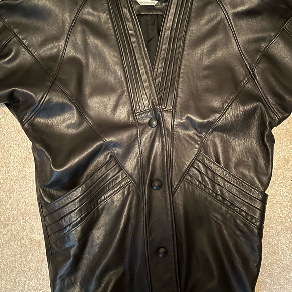 Vintage Neto Women’s Black Leather Coat - Picture 4 of 7